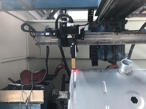 創想智控焊縫跟蹤汽車油箱行業的應用