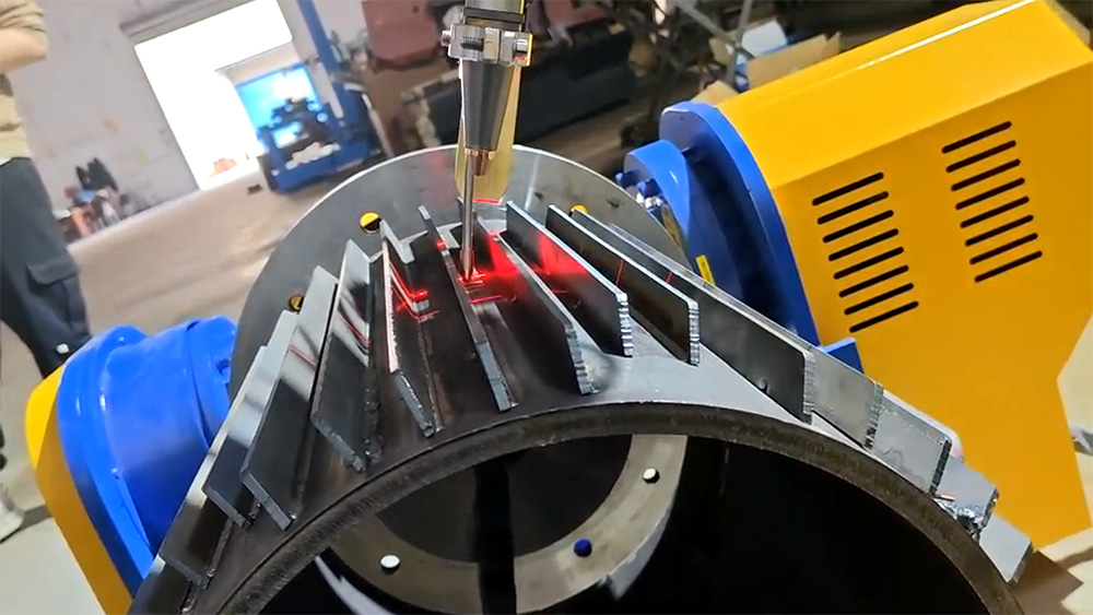 創想智控激光焊縫跟蹤器：電機外殼高效智能焊接的新突破