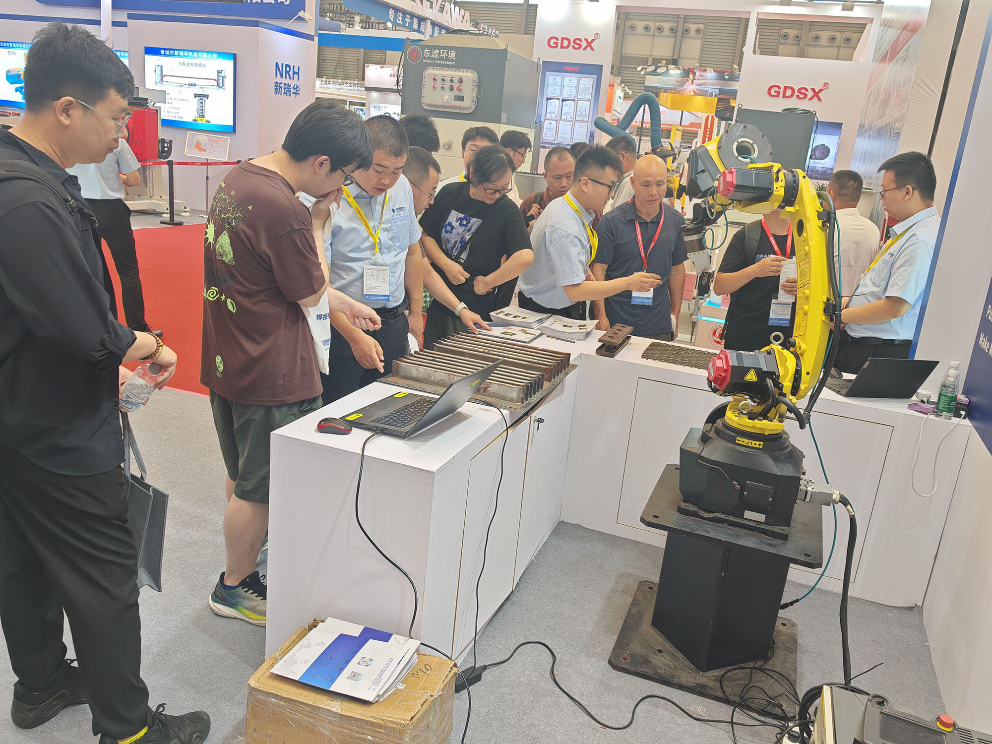 創(chuàng)想智控亮相第28屆北京·埃森焊接展，免示教與零前置焊縫跟蹤技術引爆現(xiàn)場關注